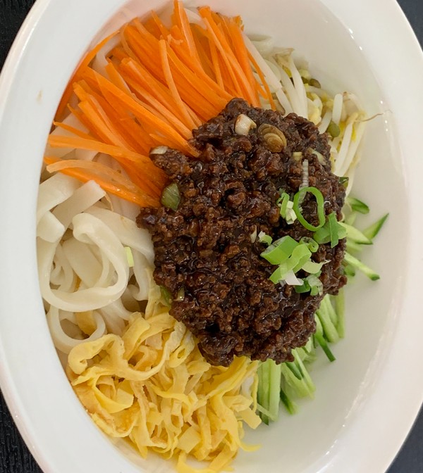 鸡肉 or 牛肉炸酱面